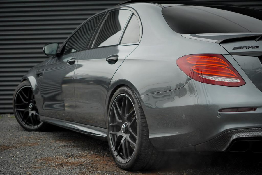 Mercedes-Benz E-Klasse AMG 63 S 4M / Dak / Kuipstoelen / Stoelverwarming / Memory / Distronic Mercedes-Benz E-Klasse AMG 63 S 4M / Dak / Kuipstoelen / Stoelverwarming / Memory / Distronic