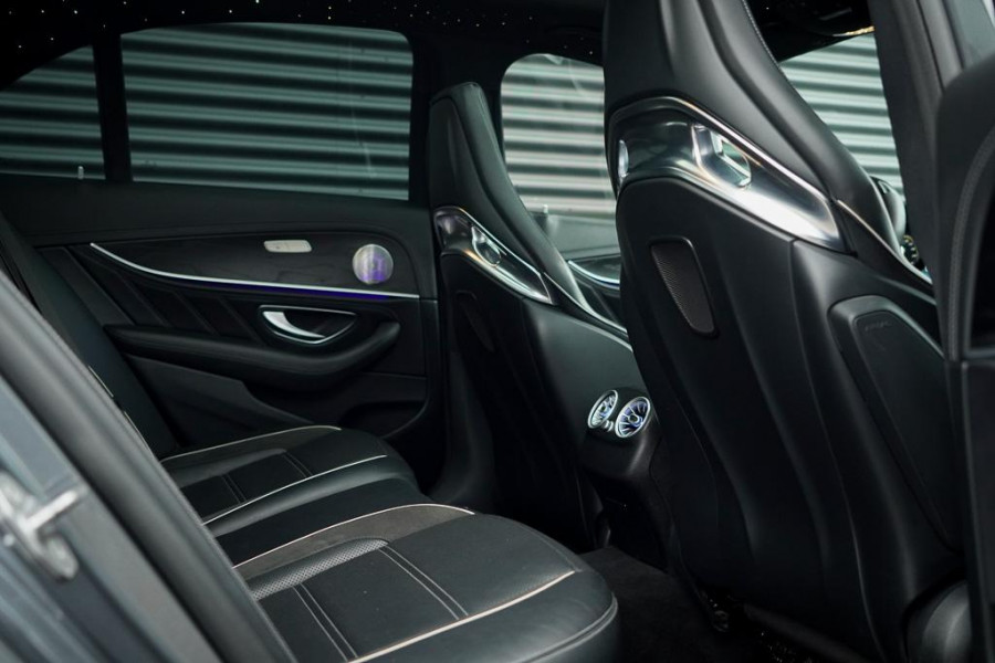 Mercedes-Benz E-Klasse AMG 63 S 4M / Dak / Kuipstoelen / Stoelverwarming / Memory / Distronic Mercedes-Benz E-Klasse AMG 63 S 4M / Dak / Kuipstoelen / Stoelverwarming / Memory / Distronic