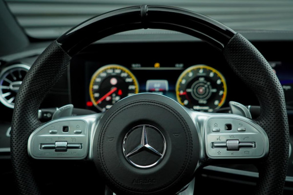 Mercedes-Benz E-Klasse AMG 63 S 4M / Dak / Kuipstoelen / Stoelverwarming / Memory / Distronic Mercedes-Benz E-Klasse AMG 63 S 4M / Dak / Kuipstoelen / Stoelverwarming / Memory / Distronic