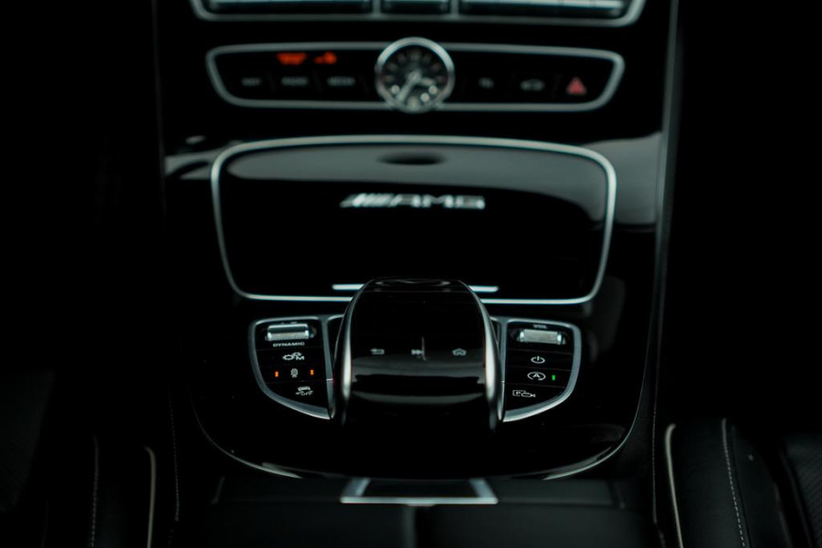 Mercedes-Benz E-Klasse AMG 63 S 4M / Dak / Kuipstoelen / Stoelverwarming / Memory / Distronic Mercedes-Benz E-Klasse AMG 63 S 4M / Dak / Kuipstoelen / Stoelverwarming / Memory / Distronic