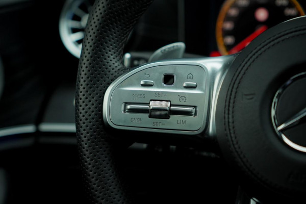 Mercedes-Benz E-Klasse AMG 63 S 4M / Dak / Kuipstoelen / Stoelverwarming / Memory / Distronic Mercedes-Benz E-Klasse AMG 63 S 4M / Dak / Kuipstoelen / Stoelverwarming / Memory / Distronic