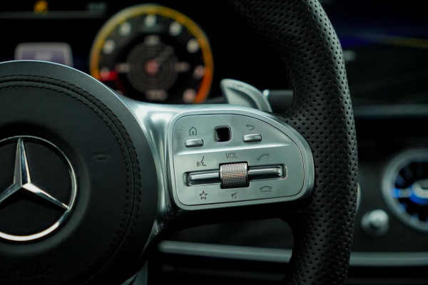 Mercedes-Benz E-Klasse AMG 63 S 4M / Dak / Kuipstoelen / Stoelverwarming / Memory / Distronic Mercedes-Benz E-Klasse AMG 63 S 4M / Dak / Kuipstoelen / Stoelverwarming / Memory / Distronic