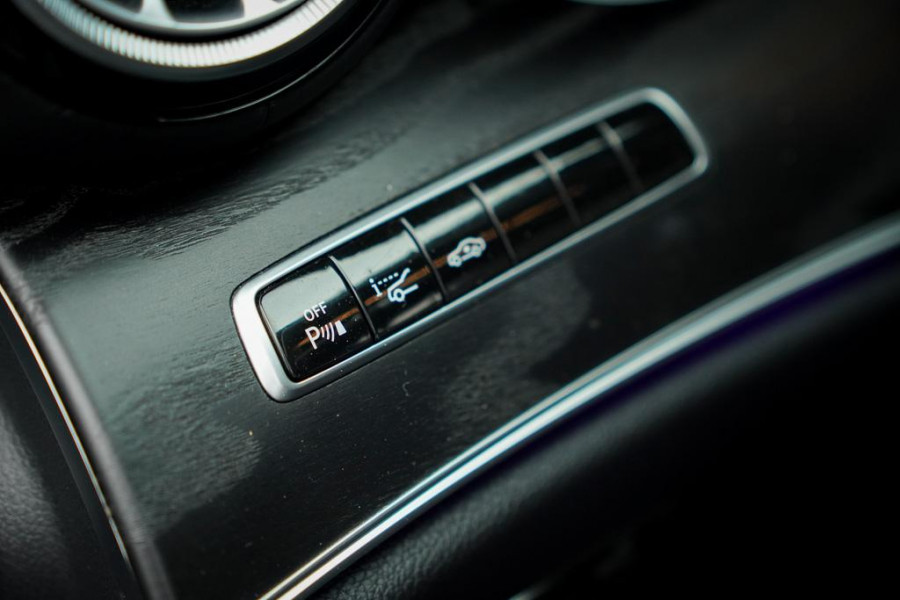 Mercedes-Benz E-Klasse AMG 63 S 4M / Dak / Kuipstoelen / Stoelverwarming / Memory / Distronic Mercedes-Benz E-Klasse AMG 63 S 4M / Dak / Kuipstoelen / Stoelverwarming / Memory / Distronic