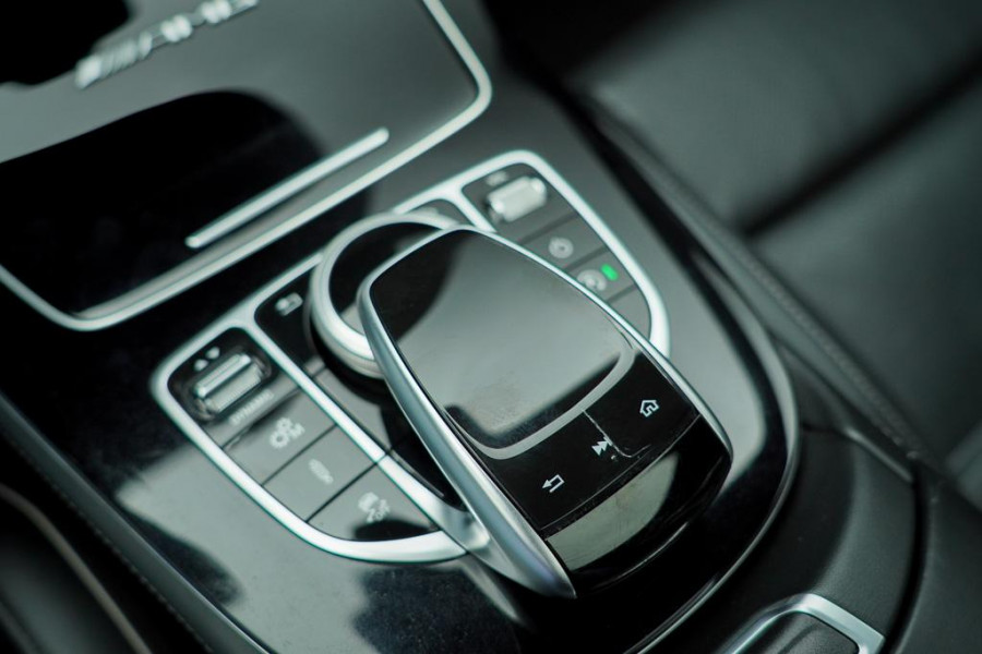 Mercedes-Benz E-Klasse AMG 63 S 4M / Dak / Kuipstoelen / Stoelverwarming / Memory / Distronic Mercedes-Benz E-Klasse AMG 63 S 4M / Dak / Kuipstoelen / Stoelverwarming / Memory / Distronic