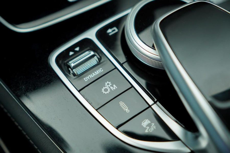 Mercedes-Benz E-Klasse AMG 63 S 4M / Dak / Kuipstoelen / Stoelverwarming / Memory / Distronic Mercedes-Benz E-Klasse AMG 63 S 4M / Dak / Kuipstoelen / Stoelverwarming / Memory / Distronic