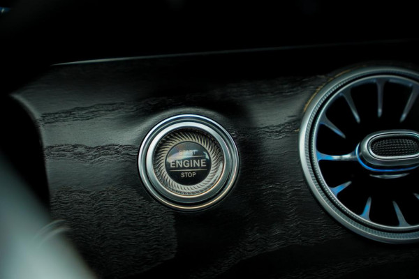 Mercedes-Benz E-Klasse AMG 63 S 4M / Dak / Kuipstoelen / Stoelverwarming / Memory / Distronic Mercedes-Benz E-Klasse AMG 63 S 4M / Dak / Kuipstoelen / Stoelverwarming / Memory / Distronic