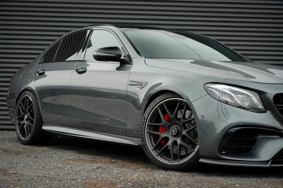 Mercedes-Benz E-Klasse AMG 63 S 4M / Dak / Kuipstoelen / Stoelverwarming / Memory / Distronic Mercedes-Benz E-Klasse AMG 63 S 4M / Dak / Kuipstoelen / Stoelverwarming / Memory / Distronic