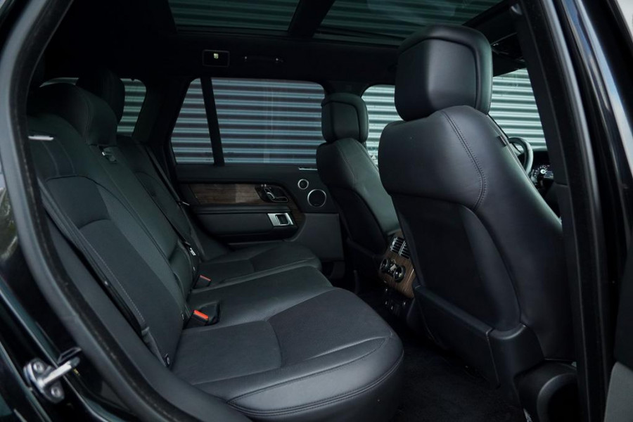 Land Rover Range Rover 2.0 P400e Vogue / Pano / Trekhaak / Meridian / Stoelventilatie