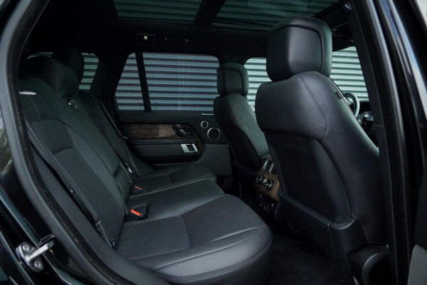 Land Rover Range Rover 2.0 P400e Vogue / Pano / Trekhaak / Meridian / Stoelventilatie