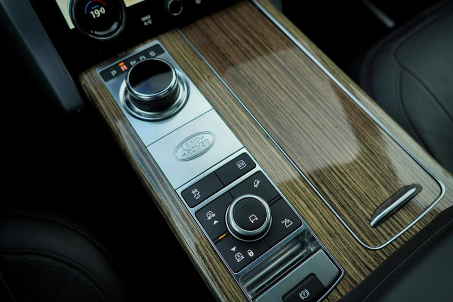 Land Rover Range Rover 2.0 P400e Vogue / Pano / Trekhaak / Meridian / Stoelventilatie