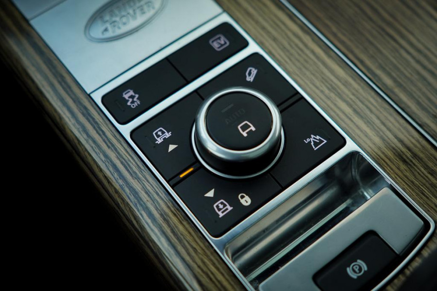Land Rover Range Rover 2.0 P400e Vogue / Pano / Trekhaak / Meridian / Stoelventilatie