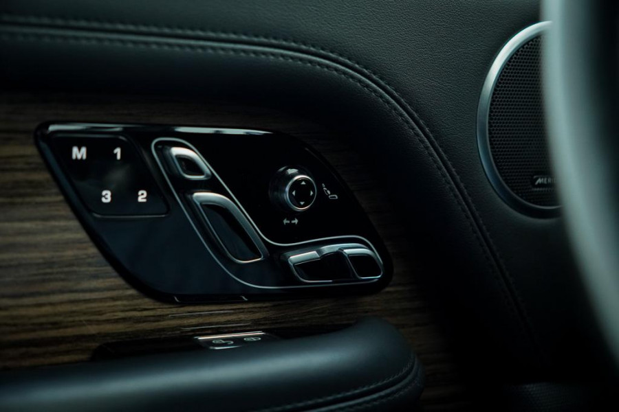 Land Rover Range Rover 2.0 P400e Vogue / Pano / Trekhaak / Meridian / Stoelventilatie