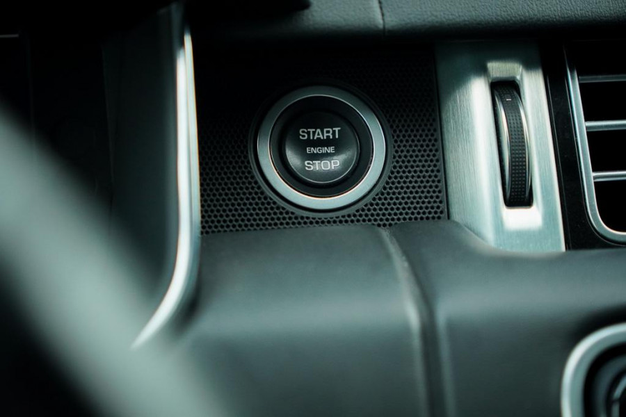Land Rover Range Rover 2.0 P400e Vogue / Pano / Trekhaak / Meridian / Stoelventilatie