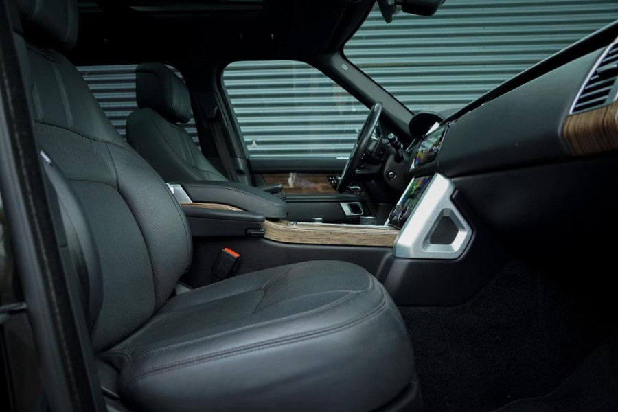 Land Rover Range Rover 2.0 P400e Vogue / Pano / Trekhaak / Meridian / Stoelventilatie