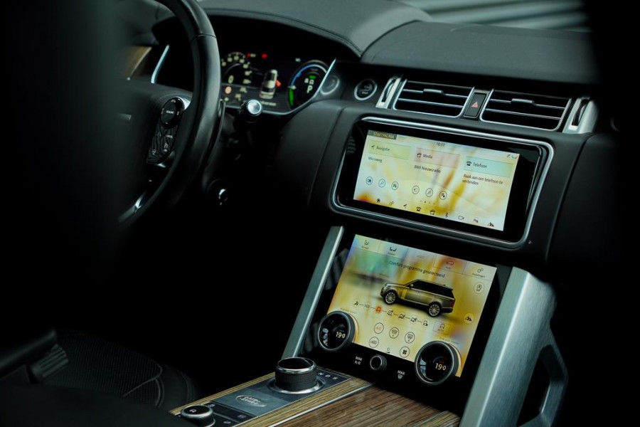Land Rover Range Rover 2.0 P400e Vogue / Pano / Trekhaak / Meridian / Stoelventilatie