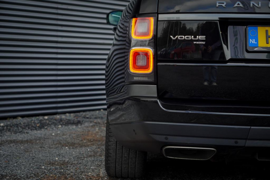 Land Rover Range Rover 2.0 P400e Vogue / Pano / Trekhaak / Meridian / Stoelventilatie