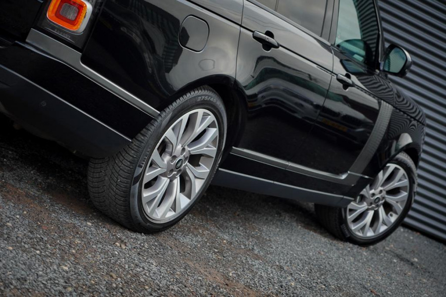 Land Rover Range Rover 2.0 P400e Vogue / Pano / Trekhaak / Meridian / Stoelventilatie