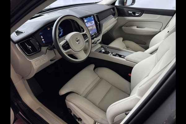 Volvo XC60 2.0 T6 350 PK CREME.LEER PHEV SCHUIFDAK AWD ULTRA BRIGHT LONG RANGE PANO HARMAN/KARDON HEADUP ELEK.KLEP phev . panorama pano
