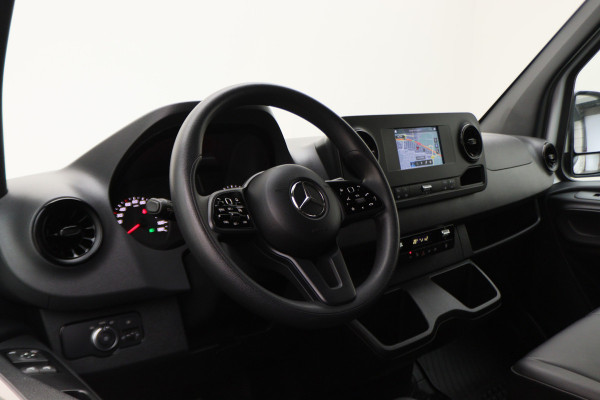 Mercedes-Benz Sprinter 317 CDI Aut. L2H1 3-Zits, Leer, Camera, Standkachel, Apple Carplay, DAB, Cruise, 18" Mercedes-Benz Sprinter 317 CDI Aut. L2H1 3-Zits, Leer, Camera, Standkachel, Apple Carplay, DAB, Cruise, 18"