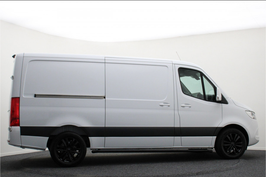 Mercedes-Benz Sprinter 317 CDI Aut. L2H1 3-Zits, Leer, Camera, Standkachel, Apple Carplay, DAB, Cruise, 18" Mercedes-Benz Sprinter 317 CDI Aut. L2H1 3-Zits, Leer, Camera, Standkachel, Apple Carplay, DAB, Cruise, 18"