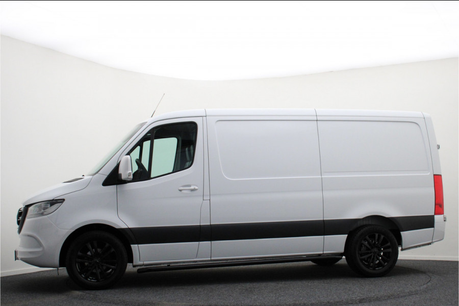 Mercedes-Benz Sprinter 317 CDI Aut. L2H1 3-Zits, Leer, Camera, Standkachel, Apple Carplay, DAB, Cruise, 18" Mercedes-Benz Sprinter 317 CDI Aut. L2H1 3-Zits, Leer, Camera, Standkachel, Apple Carplay, DAB, Cruise, 18"