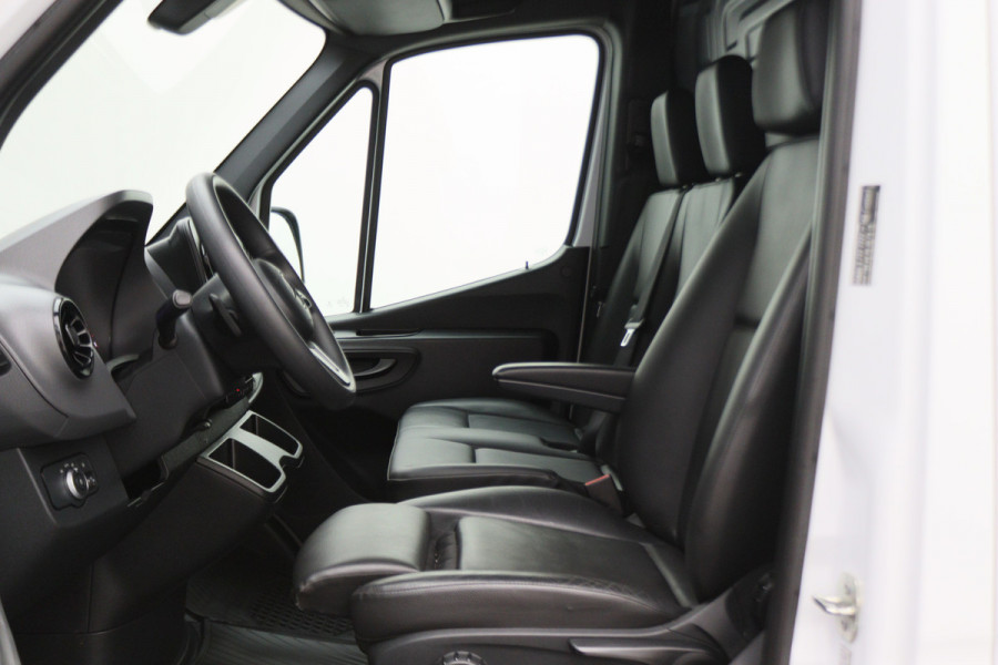 Mercedes-Benz Sprinter 317 CDI Aut. L2H1 3-Zits, Leer, Camera, Standkachel, Apple Carplay, DAB, Cruise, 18" Mercedes-Benz Sprinter 317 CDI Aut. L2H1 3-Zits, Leer, Camera, Standkachel, Apple Carplay, DAB, Cruise, 18"