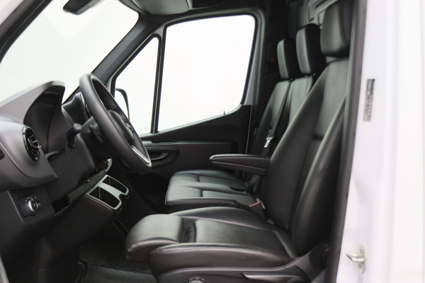 Mercedes-Benz Sprinter 317 CDI Aut. L2H1 3-Zits, Leer, Camera, Standkachel, Apple Carplay, DAB, Cruise, 18" Mercedes-Benz Sprinter 317 CDI Aut. L2H1 3-Zits, Leer, Camera, Standkachel, Apple Carplay, DAB, Cruise, 18"