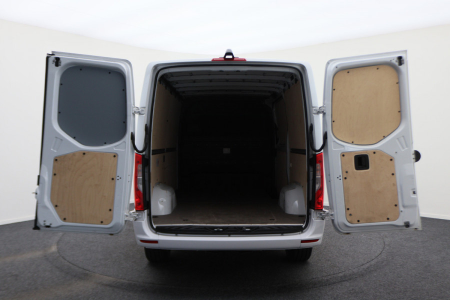 Mercedes-Benz Sprinter 317 CDI Aut. L2H1 3-Zits, Leer, Camera, Standkachel, Apple Carplay, DAB, Cruise, 18" Mercedes-Benz Sprinter 317 CDI Aut. L2H1 3-Zits, Leer, Camera, Standkachel, Apple Carplay, DAB, Cruise, 18"