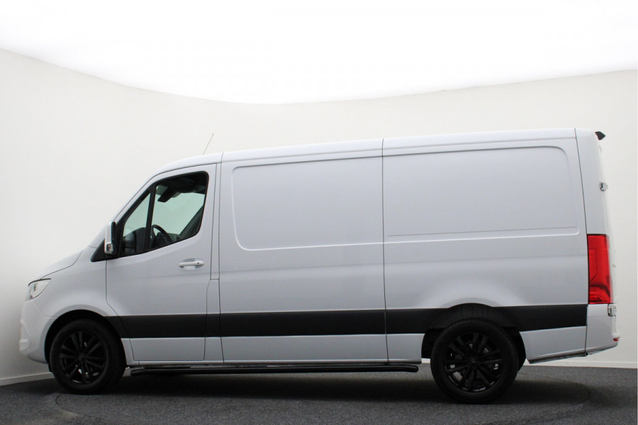 Mercedes-Benz Sprinter 317 CDI Aut. L2H1 3-Zits, Leer, Camera, Standkachel, Apple Carplay, DAB, Cruise, 18" Mercedes-Benz Sprinter 317 CDI Aut. L2H1 3-Zits, Leer, Camera, Standkachel, Apple Carplay, DAB, Cruise, 18"