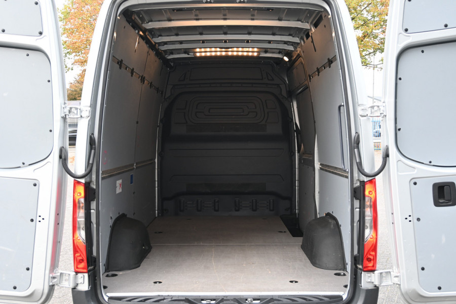 Mercedes-Benz Sprinter 317 CDI L2H2 RWD MBUX met camera, Led in laadruimte, Opstap Mercedes-Benz Sprinter 317 CDI L2H2 RWD MBUX met camera, Led in laadruimte, Opstap