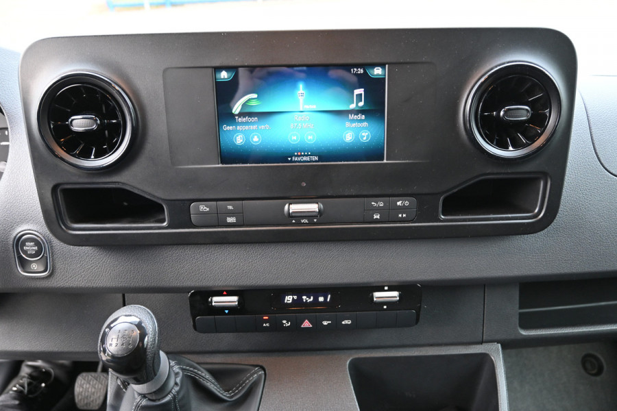 Mercedes-Benz Sprinter 317 CDI L2H2 RWD MBUX met camera, Led in laadruimte, Opstap Mercedes-Benz Sprinter 317 CDI L2H2 RWD MBUX met camera, Led in laadruimte, Opstap