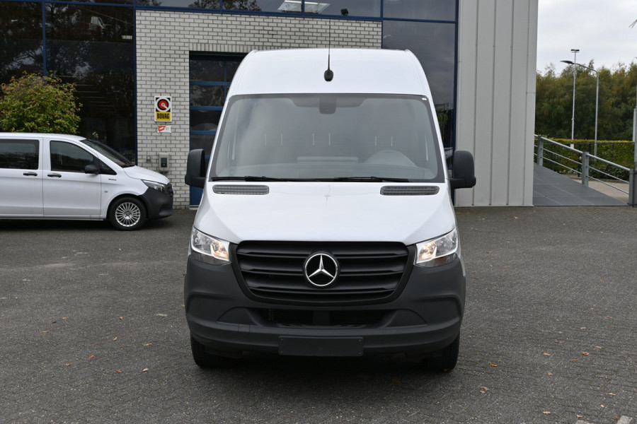 Mercedes-Benz Sprinter 317 CDI L2H2 RWD MBUX met camera, Led in laadruimte, Opstap Mercedes-Benz Sprinter 317 CDI L2H2 RWD MBUX met camera, Led in laadruimte, Opstap