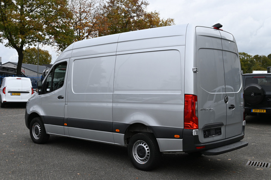 Mercedes-Benz Sprinter 317 CDI L2H2 RWD MBUX met camera, Led in laadruimte, Opstap Mercedes-Benz Sprinter 317 CDI L2H2 RWD MBUX met camera, Led in laadruimte, Opstap
