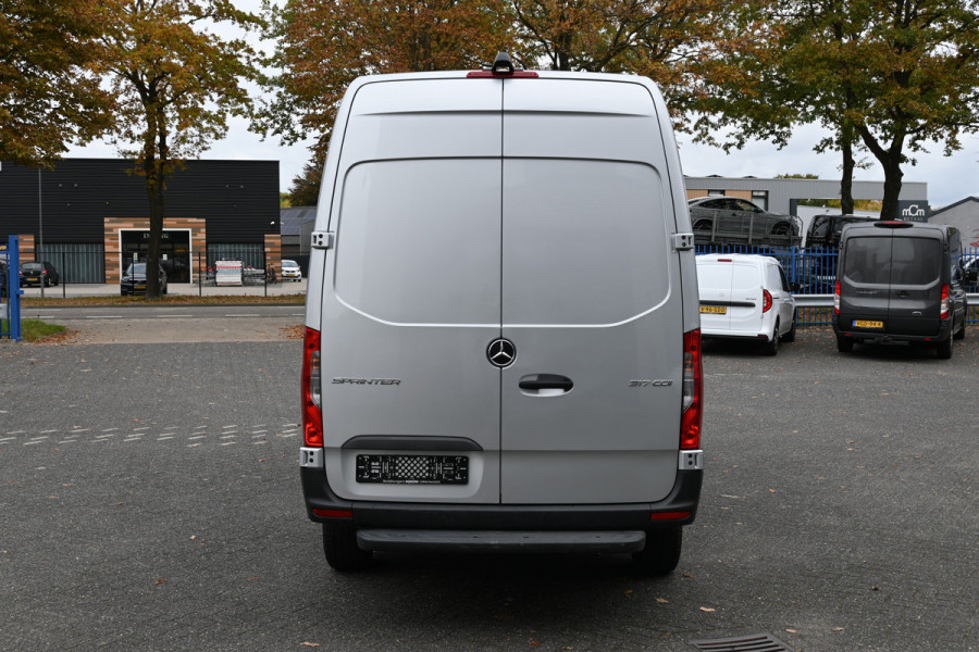 Mercedes-Benz Sprinter 317 CDI L2H2 RWD MBUX met camera, Led in laadruimte, Opstap Mercedes-Benz Sprinter 317 CDI L2H2 RWD MBUX met camera, Led in laadruimte, Opstap