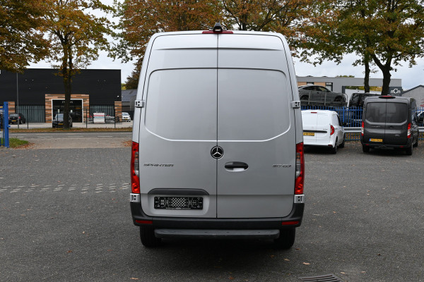 Mercedes-Benz Sprinter 317 CDI L2H2 RWD MBUX met camera, Led in laadruimte, Opstap Mercedes-Benz Sprinter 317 CDI L2H2 RWD MBUX met camera, Led in laadruimte, Opstap