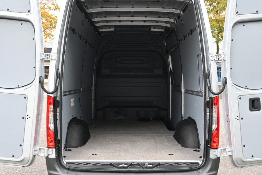Mercedes-Benz Sprinter 317 CDI L2H2 RWD MBUX met camera, Led in laadruimte, Opstap Mercedes-Benz Sprinter 317 CDI L2H2 RWD MBUX met camera, Led in laadruimte, Opstap