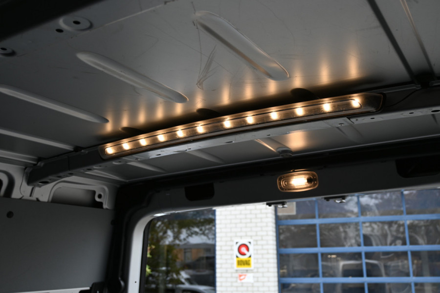 Mercedes-Benz Sprinter 317 CDI L2H2 RWD MBUX met camera, Led in laadruimte, Opstap Mercedes-Benz Sprinter 317 CDI L2H2 RWD MBUX met camera, Led in laadruimte, Opstap