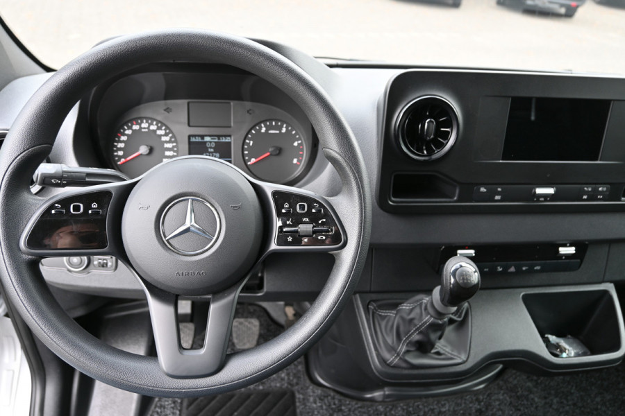 Mercedes-Benz Sprinter 317 CDI L2H2 RWD MBUX met camera, Led in laadruimte, Opstap Mercedes-Benz Sprinter 317 CDI L2H2 RWD MBUX met camera, Led in laadruimte, Opstap