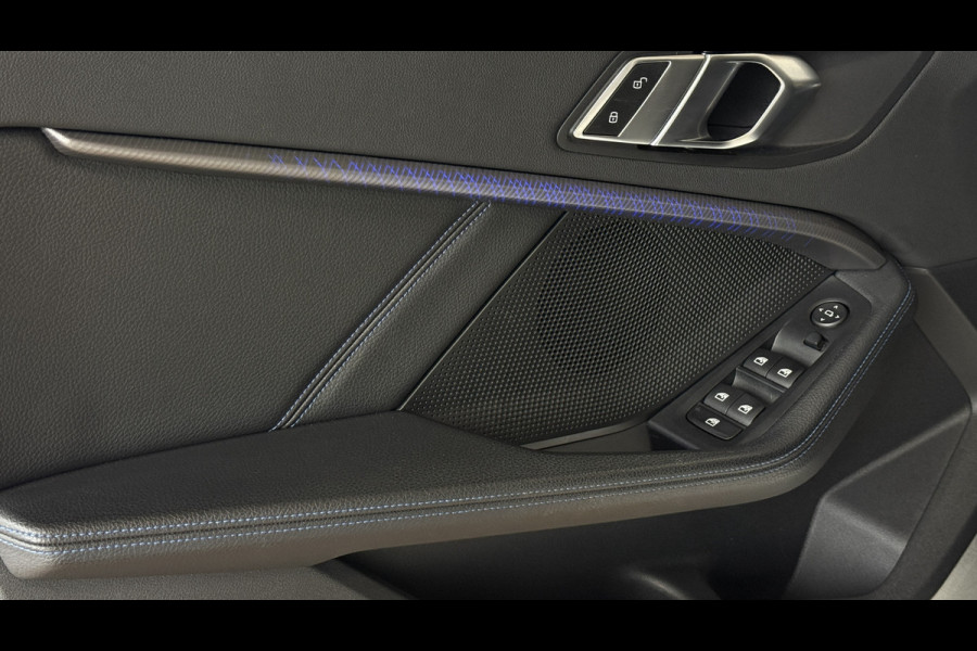 BMW 1-serie M135i xDrive High Executive Navi | 19" | Alcantara | Camera | PDC V+A | BMW 1-serie M135i xDrive High Executive Navi | 19" | Alcantara | Camera | PDC V+A |