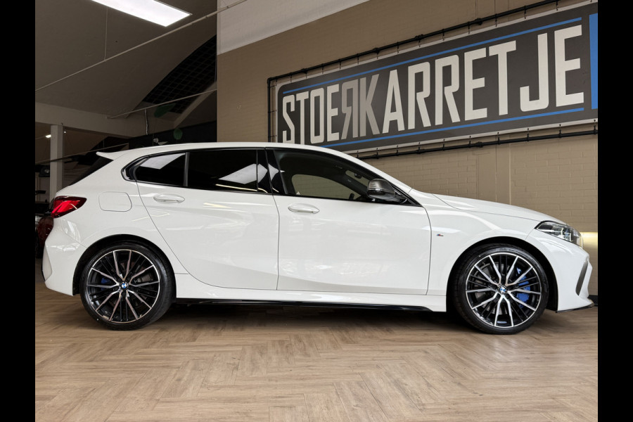 BMW 1-serie M135i xDrive High Executive Navi | 19" | Alcantara | Camera | PDC V+A | BMW 1-serie M135i xDrive High Executive Navi | 19" | Alcantara | Camera | PDC V+A |