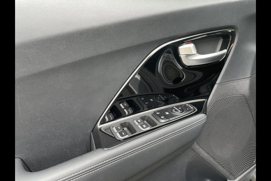 Kia Niro 1.6 GDi Hybrid DynamicLine Automaat | Camera | Navi | H-Leder | Clima | PDC | Cruise | LED | Kia Niro 1.6 GDi Hybrid DynamicLine Automaat | Camera | Navi | H-Leder | Clima | PDC | Cruise | LED |