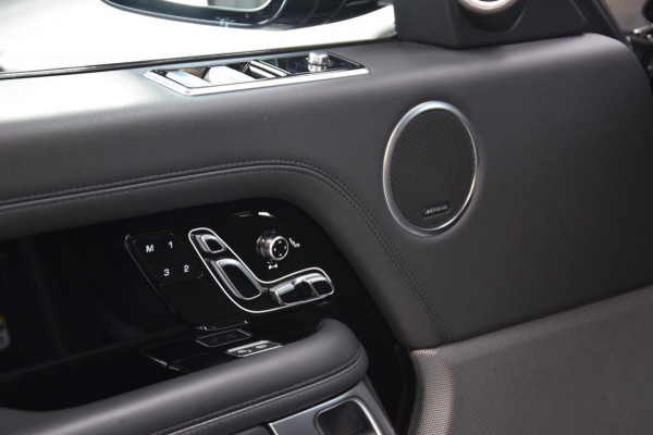 Land Rover Range Rover 2.0 P400e Vogue Navi|Panoramadak|Org.NL|Ijskast|1e Eig|Dealer onderhouden