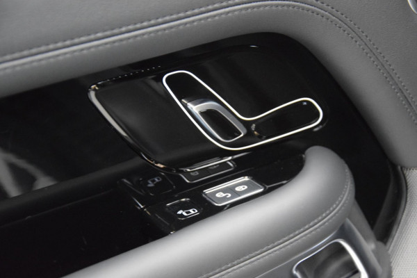 Land Rover Range Rover 2.0 P400e Vogue Navi|Panoramadak|Org.NL|Ijskast|1e Eig|Dealer onderhouden