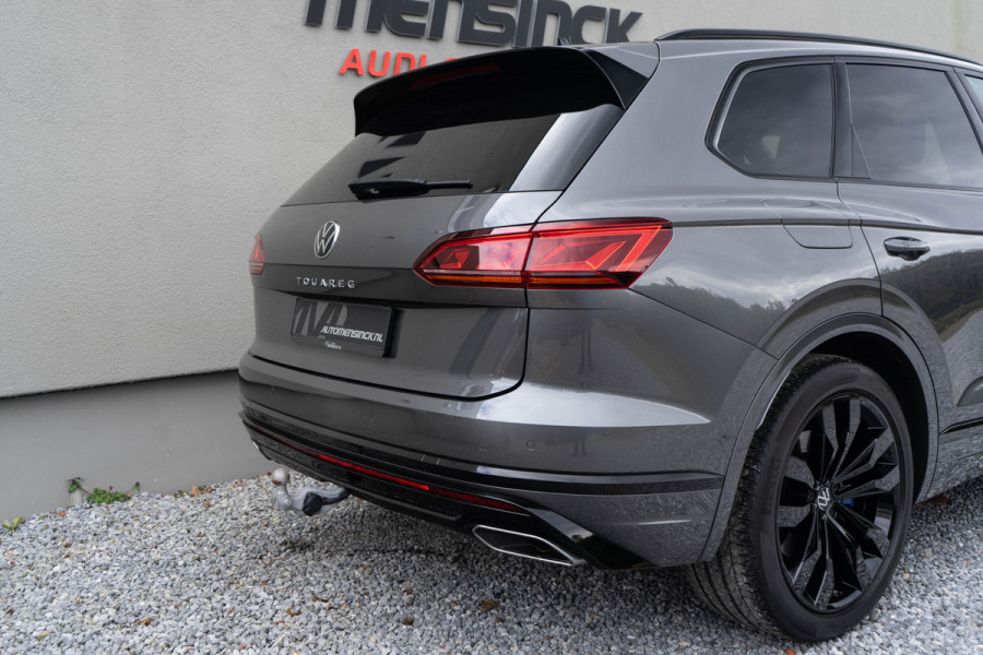 Volkswagen Touareg 3.0 TSI eHybrid 4MOTION / Luchtvering/ Standkachel/ Massagefunctie/ Panoramadak/ Trekhaak/ 280kW (381PK)