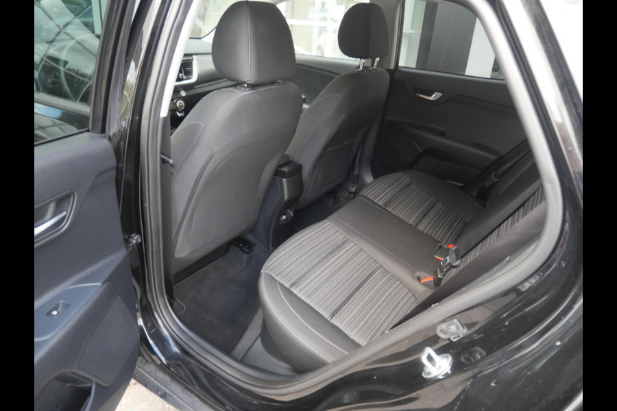 Kia Stonic 1.0 T-GDi MHEV DynamicPlusLine | Cruise | Clima | Camera | Carplay | Navi | Stoel-stuurverwarming |