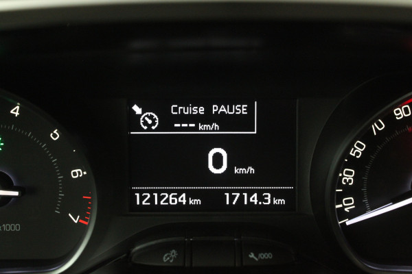 Peugeot 208 1.2 PureTech Blue Lease Executive > Cruise control/Navigatie/Parkeersensor a...