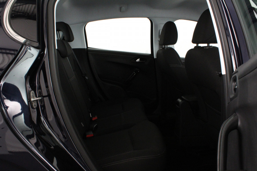 Peugeot 208 1.2 PureTech Blue Lease Executive > Cruise control/Navigatie/Parkeersensor a...