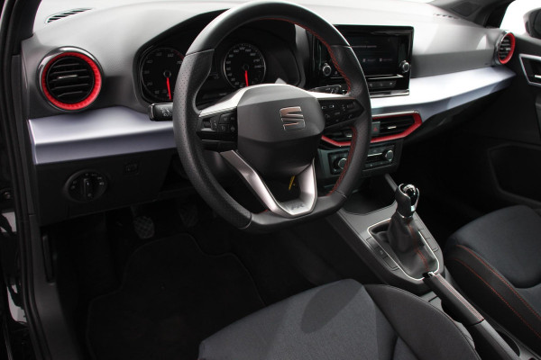 Seat Ibiza 1.0 FR DEMO! Navigatie Apple Carplay/Android Auto Climate Control Cruise Control Stoelverwarming Seat Ibiza 1.0 FR DEMO! Navigatie Apple Carplay/Android Auto Climate Control Cruise Control Stoelverwarming