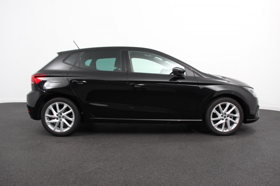 Seat Ibiza 1.0 FR DEMO! Navigatie Apple Carplay/Android Auto Climate Control Cruise Control Stoelverwarming Seat Ibiza 1.0 FR DEMO! Navigatie Apple Carplay/Android Auto Climate Control Cruise Control Stoelverwarming