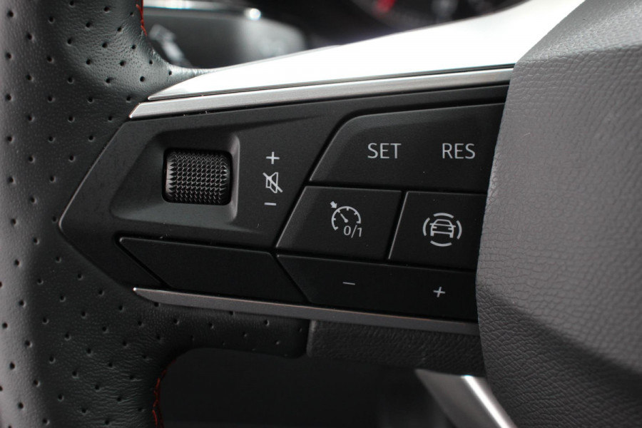 Seat Ibiza 1.0 FR DEMO! Navigatie Apple Carplay/Android Auto Climate Control Cruise Control Stoelverwarming Seat Ibiza 1.0 FR DEMO! Navigatie Apple Carplay/Android Auto Climate Control Cruise Control Stoelverwarming